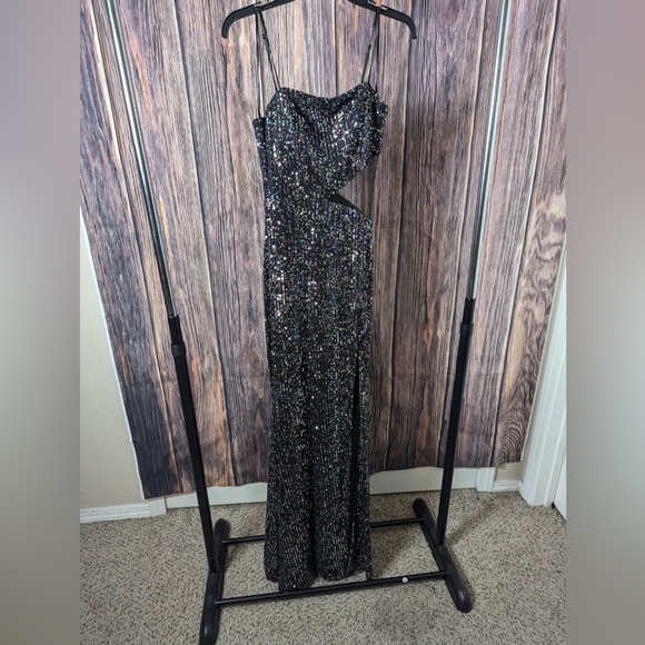 Trixxi Prom Dress - Picture 4 of 5